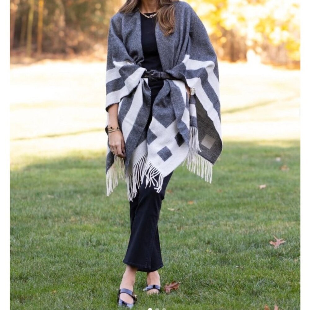 NWT | Walter Baker Verushka Reversible Poncho | Sz OS